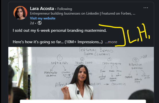 Lara Acosta Using Hook on her posts